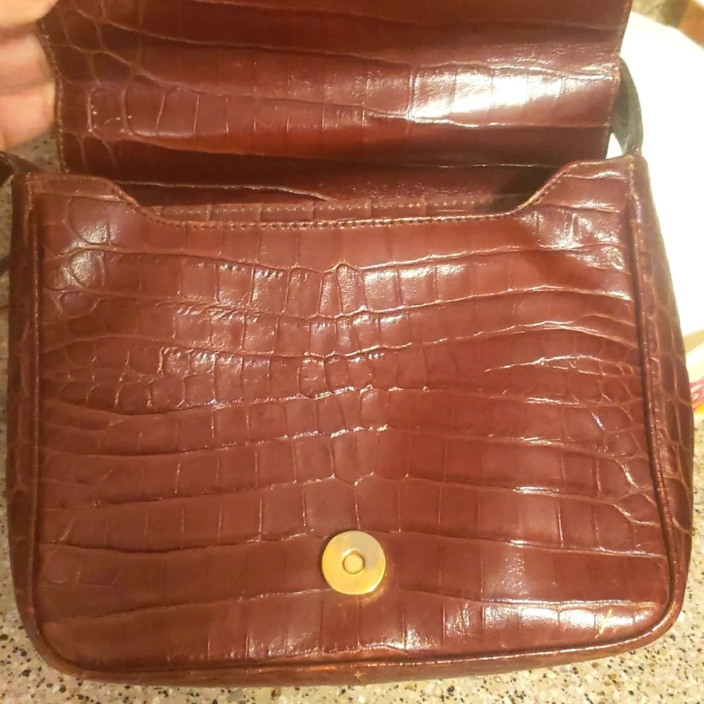 COPY - VINTAGE Salvatore Ferragamo Embossed Made In Italy Purse - Picture 12 of 16